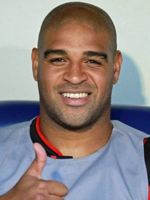 آدریانو (بازیکن فوتبال، زاده ۱۹۸۲)