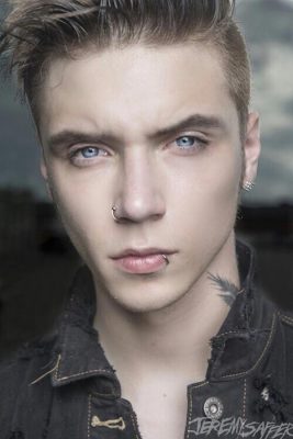 Andy Biersack Height, Weight, Birthday, Hair Color, Eye Color