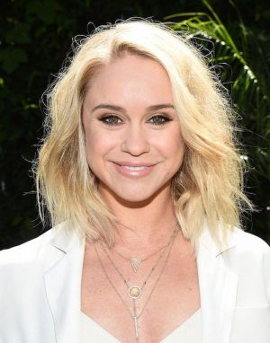 Becca Tobin Height, Weight, Birthday, Hair Color, Eye Color