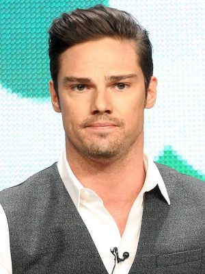 Jay Ryan (actor) Height, Weight, Birthday, Hair Color, Eye Color
