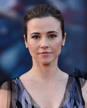 Linda Cardellini Height, Weight, Birthday, Hair Color, Eye Color