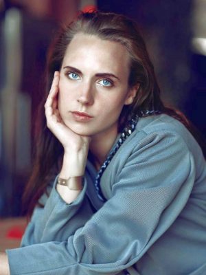 Singer MØ Height, Weight, Birthday, Hair Color, Eye Color