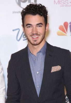 Kevin Jonas Height, Weight, Birthday, Hair Color, Eye Color