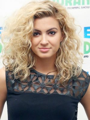 Tori Kelly Height, Weight, Birthday, Hair Color, Eye Color