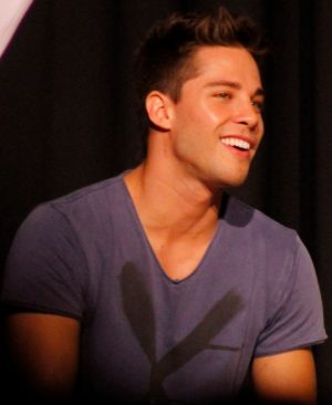 Dean Geyer Height, Weight, Birthday, Hair Color, Eye Color