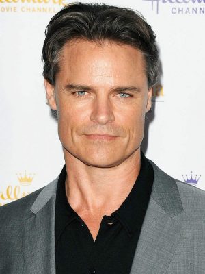 Dylan Neal Height, Weight, Birthday, Hair Color, Eye Color