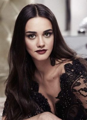 Hande Soral Height, Weight, Birthday, Hair Color, Eye Color