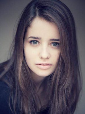 Holly Earl Height, Weight, Birthday, Hair Color, Eye Color