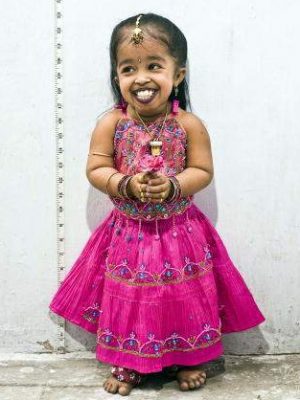 Jyoti Amge Height, Weight, Birthday, Hair Color, Eye Color