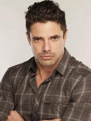 Luciano Castro Height, Weight, Birthday, Hair Color, Eye Color