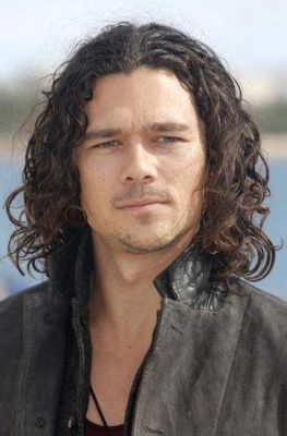 Luke Arnold Height, Weight, Birthday, Hair Color, Eye Color