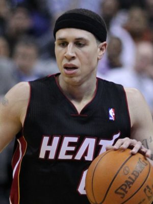 Mike Bibby Height, Weight, Birthday, Hair Color, Eye Color