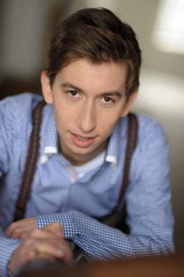 Oliver Ewy Height, Weight, Birthday, Hair Color, Eye Color
