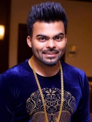 Sarthi K Height, Weight, Birthday, Hair Color, Eye Color