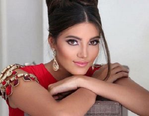 Stephanie Del Valle Height, Weight, Birthday, Hair Color, Eye Color