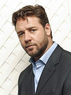 Russell Crowe Height, Weight, Birthday, Hair Color, Eye Color