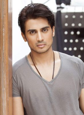 Shiv Pandit Height, Weight, Birthday, Hair Color, Eye Color