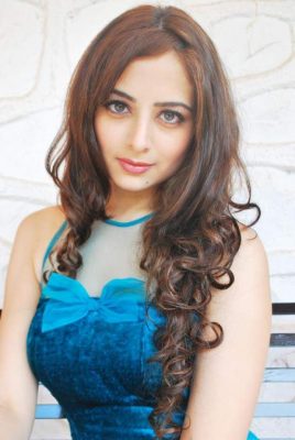 Zoya Afroz Height, Weight, Birthday, Hair Color, Eye Color