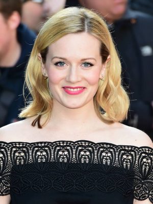 Cara Theobold Height, Weight, Birthday, Hair Color, Eye Color