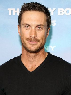 Oliver Hudson Height, Weight, Birthday, Hair Color, Eye Color