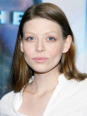 Amber Benson Height, Weight, Birthday, Hair Color, Eye Color