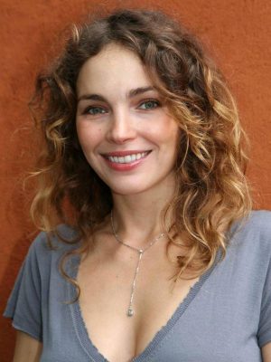 Claire Keim Height, Weight, Birthday, Hair Color, Eye Color