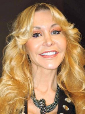 Dolly Buster Height, Weight, Birthday, Hair Color, Eye Color