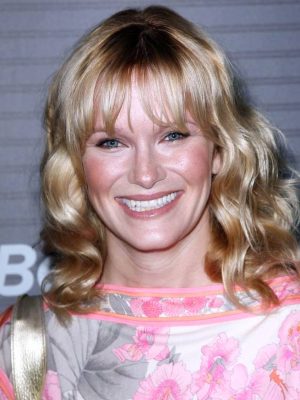 Nicholle Tom Height, Weight, Birthday, Hair Color, Eye Color