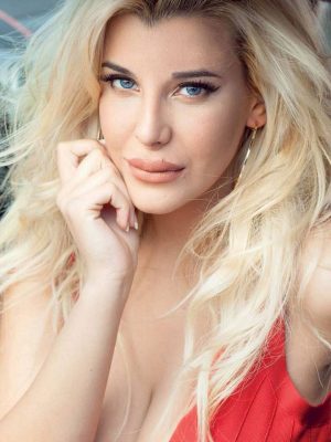 Charlotte Caniggia Height, Weight, Birthday, Hair Color, Eye Color