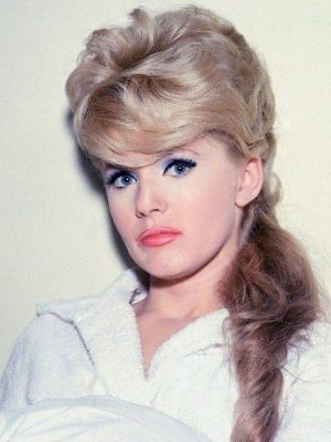 Connie Stevens Height, Weight, Birthday, Hair Color, Eye Color