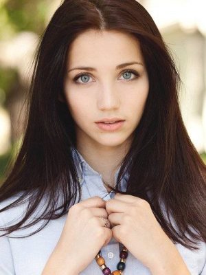 Emily Rudd Height, Weight, Birthday, Hair Color, Eye Color