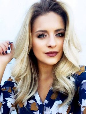 Whitney Simmons Height, Weight, Birthday, Hair Color, Eye Color