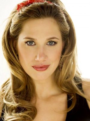 Alina Moine Height, Weight, Birthday, Hair Color, Eye Color