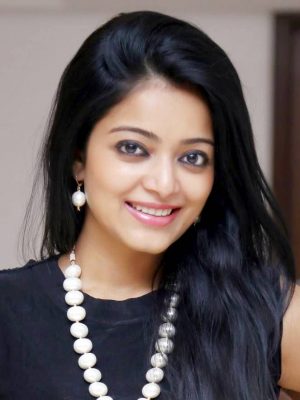 Janani Iyer Height, Weight, Birthday, Hair Color, Eye Color