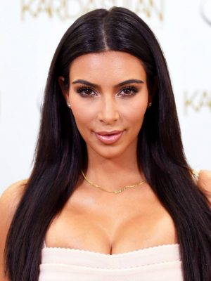 Kim Kardashian Taille, Poids, Date de naissance, Couleur des cheveux, Couleur des yeux