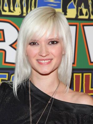 Courtney Yates Height, Weight, Birthday, Hair Color, Eye Color