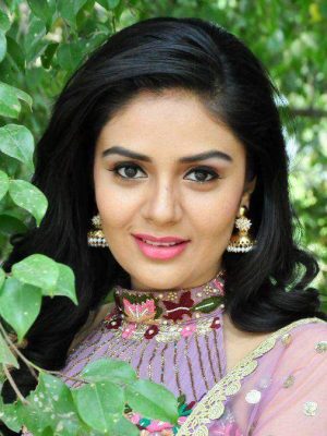 Sreemukhi Height, Weight, Birthday, Hair Color, Eye Color