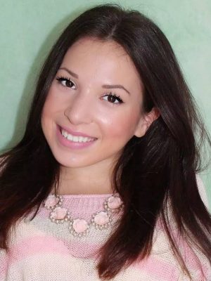 ElsaMakeup Height, Weight, Birthday, Hair Color, Eye Color