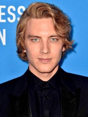 Cody Fern Height, Weight, Birthday, Hair Color, Eye Color