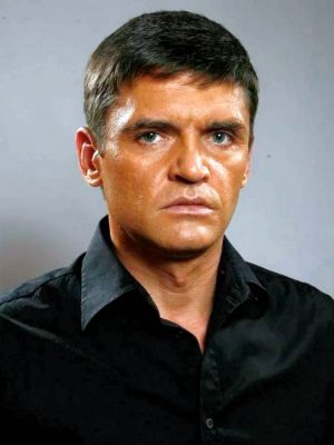 이고르 리파노프 키 , 체중이 , 생일, 머리 색, 눈동자 색