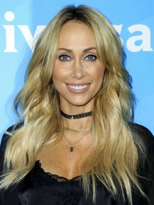 Tish Cyrus Height, Weight, Birthday, Hair Color, Eye Color