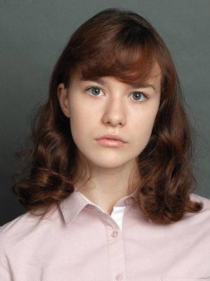베로니카 우스티모르바 키 , 체중이 , 생일, 머리 색, 눈동자 색