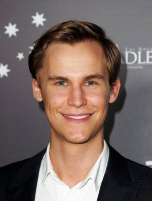 Rhys Wakefield Height, Weight, Birthday, Hair Color, Eye Color