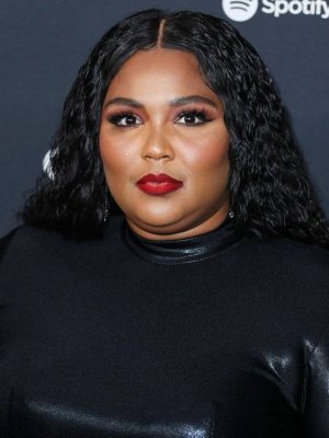 Lizzo Height, Weight, Birthday, Hair Color, Eye Color