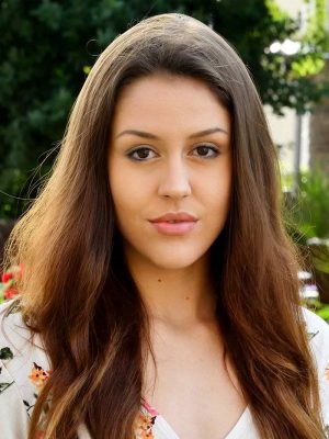 Catalina Ossa Height, Weight, Birthday, Hair Color, Eye Color
