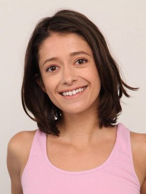 Izzy Bell Height, Weight, Birthday, Hair Color, Eye Color