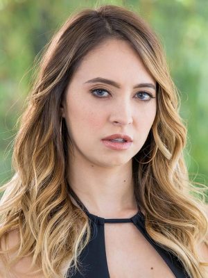 Quinn Wilde Height, Weight, Birthday, Hair Color, Eye Color