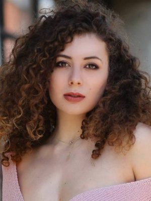 Leila Lowfire Height, Weight, Birthday, Hair Color, Eye Color