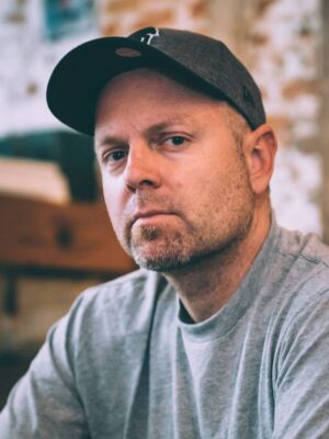 DJ Shadow Height, Weight, Birthday, Hair Color, Eye Color
