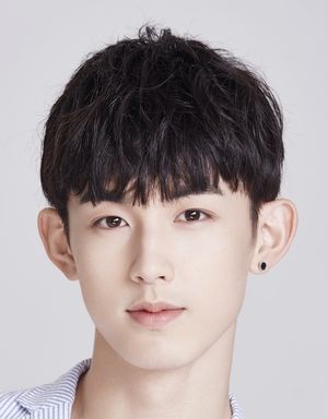 Guo Jun Chen 키 , 체중이 , 생일, 머리 색, 눈동자 색